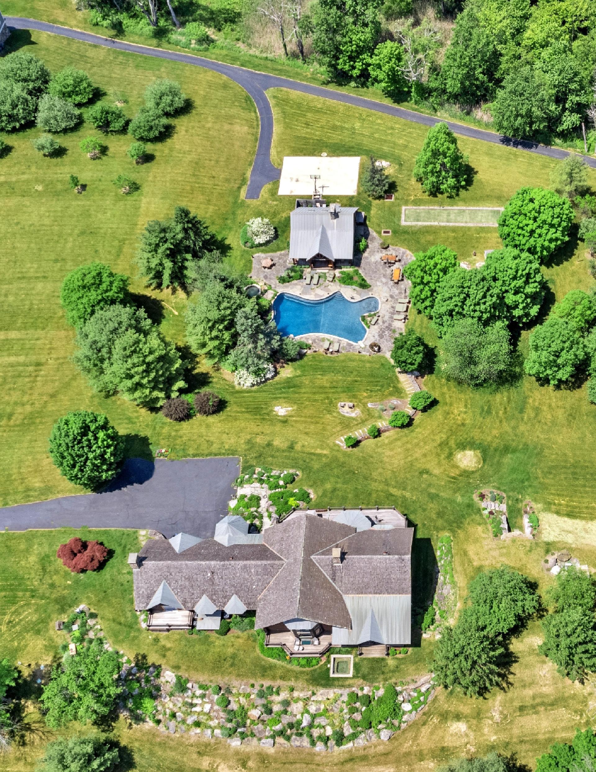 1722 Wheyfield Drive Property Photo 3