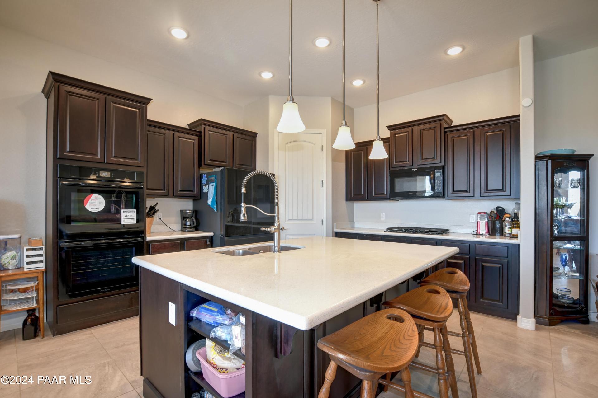 382 Country Club Parkway Property Photo 2