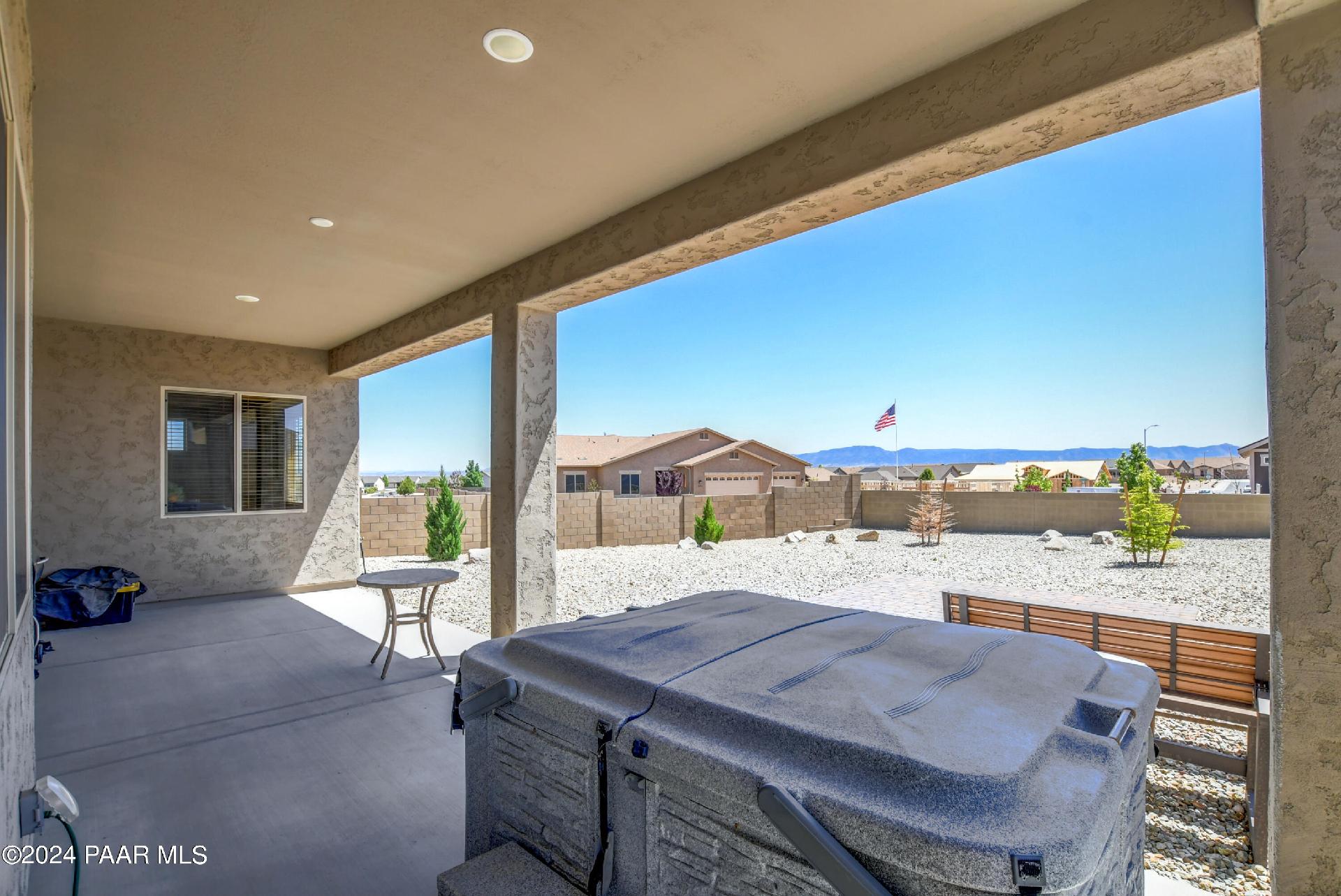 382 Country Club Parkway Property Photo 4