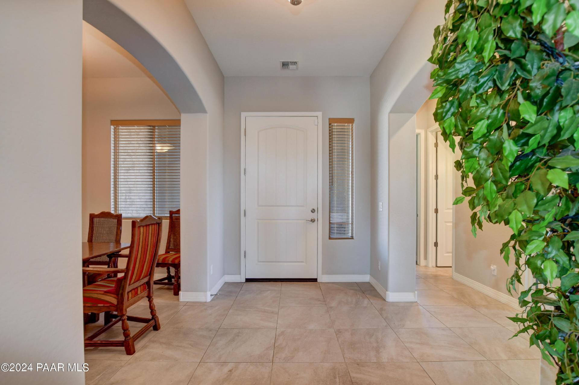 382 Country Club Parkway Property Photo 13