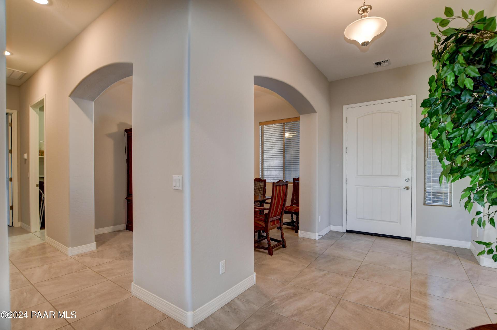 382 Country Club Parkway Property Photo 15